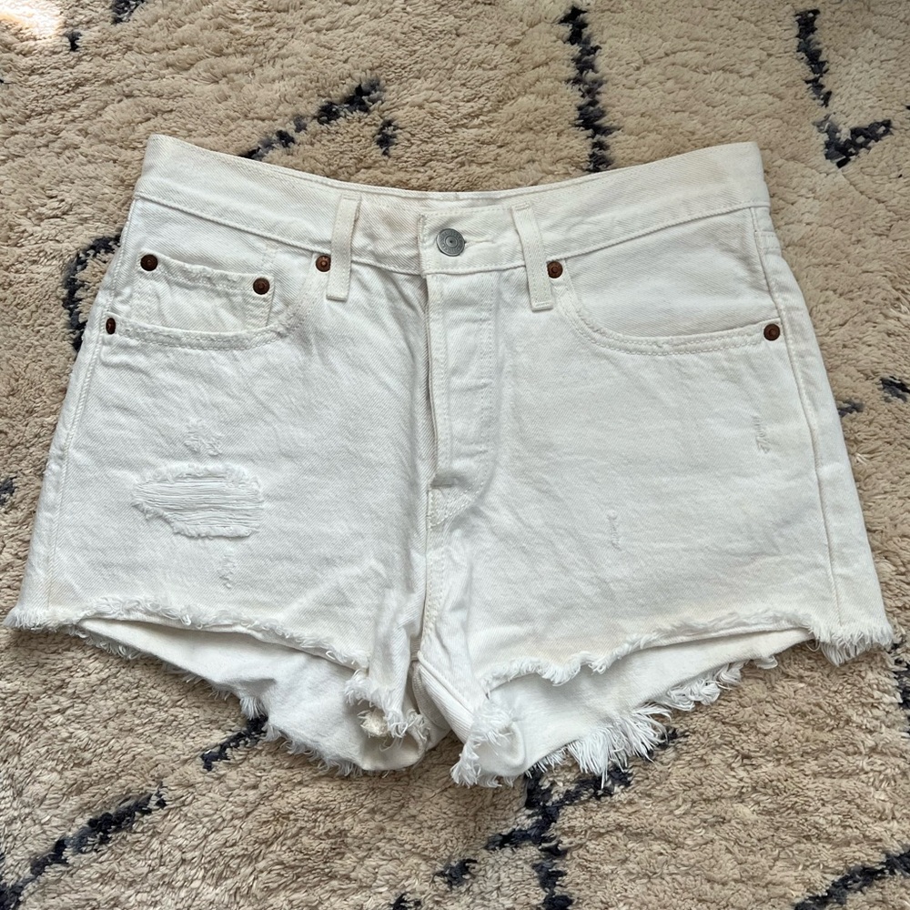 Levi’s 501 Cutoff Denim Shorts Pearly White size 27